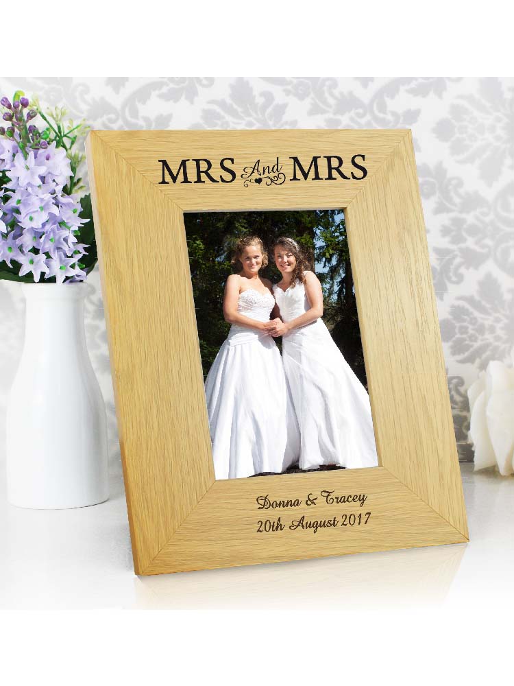 Personalised Oak Finish 6x4 Mrs & Mrs Photo Frame