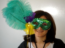 Green Feathered And Sequin Mask On A Stick (1)