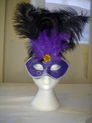 Deluxe Purple Eyemask With Glitter And Feathers (1)